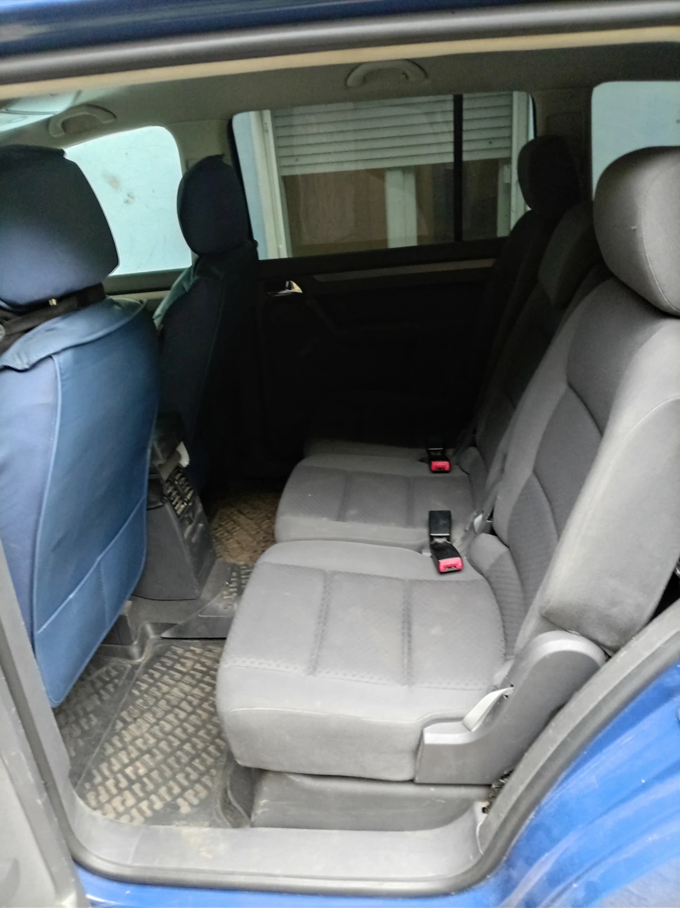 VW Touran 1.6, снимка 7 - Автомобили и джипове - 55436576
