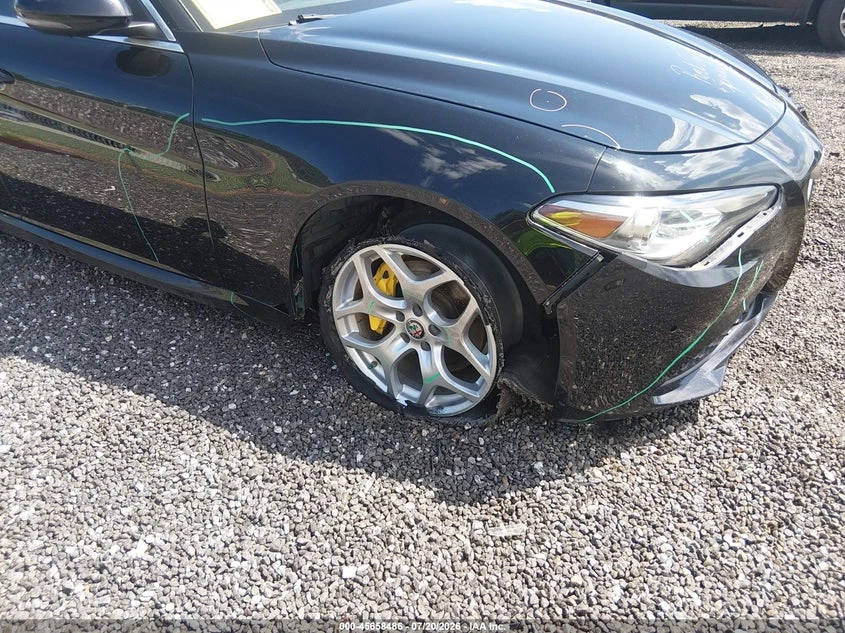 Alfa Romeo Giulia 2.0l Ti Rwd, снимка 6 - Автомобили и джипове - 55586790