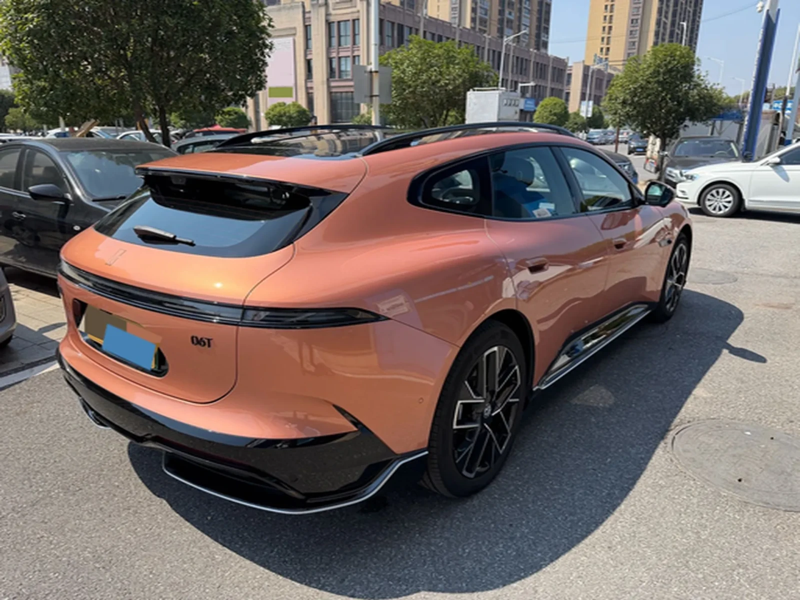 Avatr 06 T AWD 89.33KWH Performance Edition, снимка 8 - Автомобили и джипове - 56485758