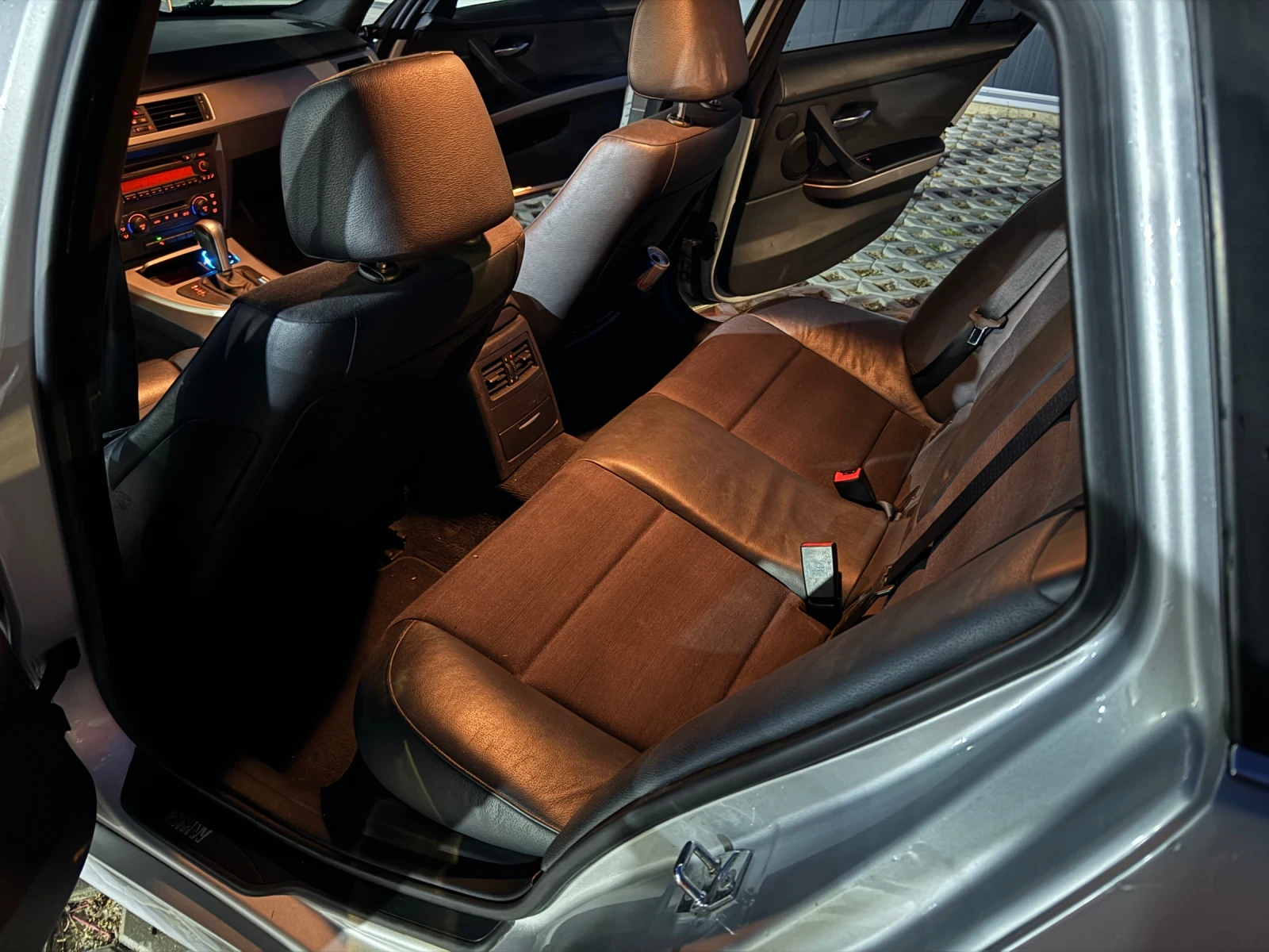 BMW 330, снимка 11 - Автомобили и джипове - 56521559