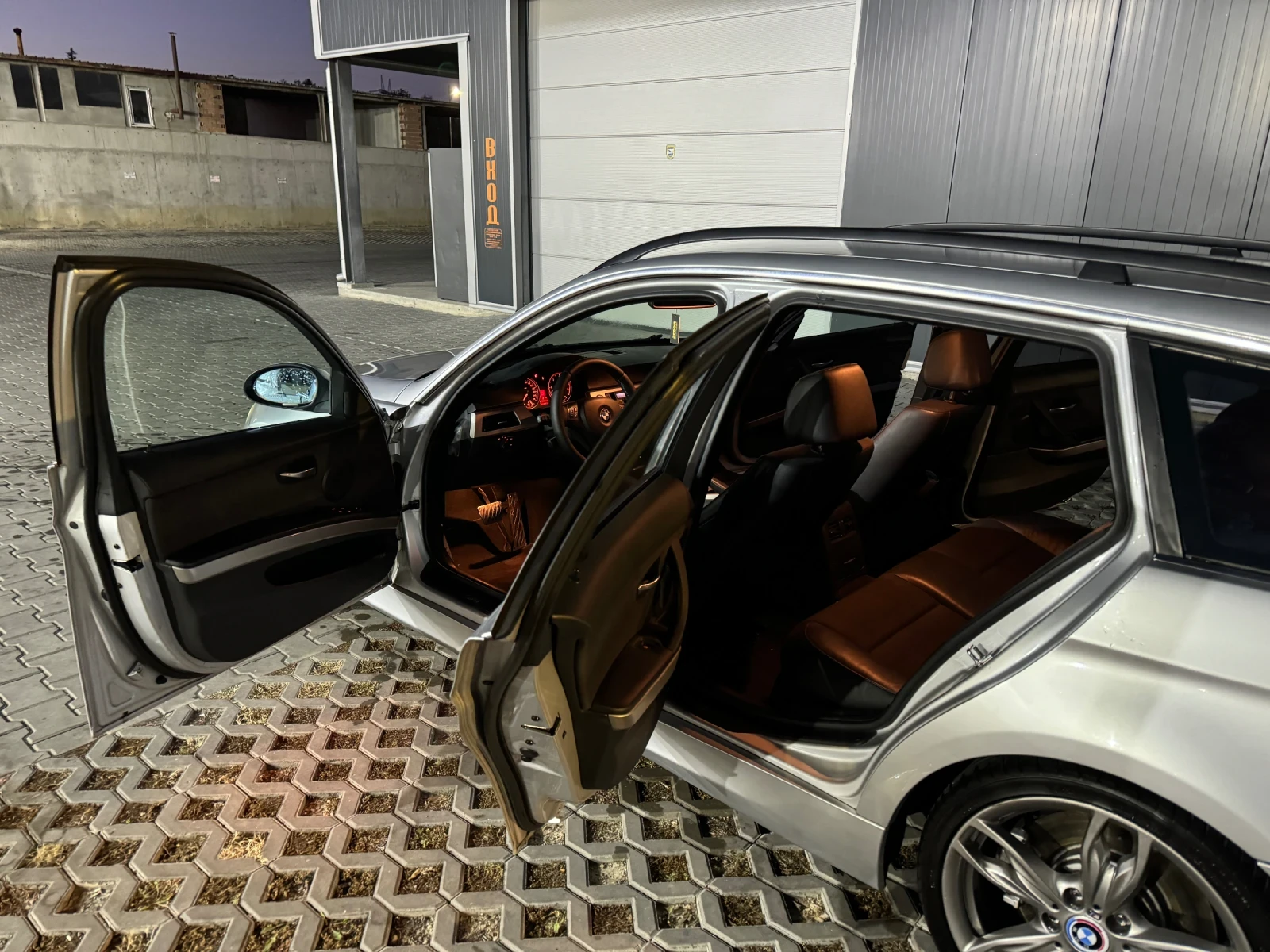 BMW 330, снимка 10 - Автомобили и джипове - 56521559