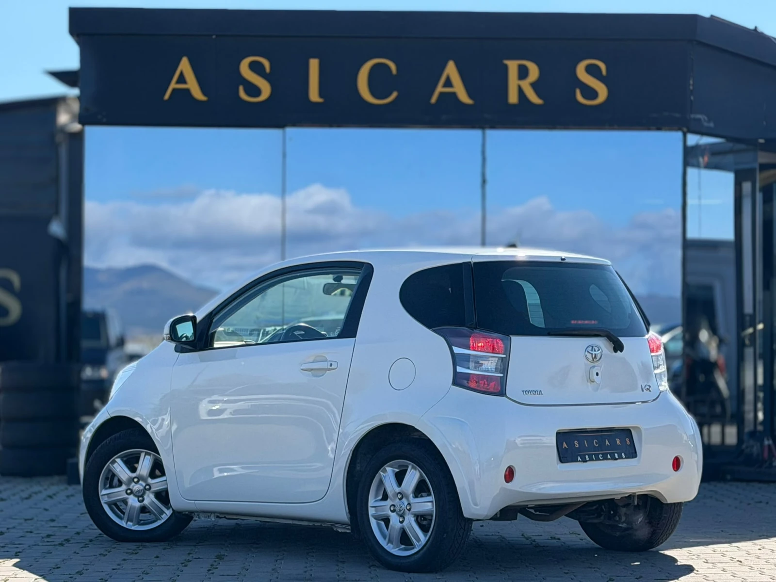 Toyota IQ / 1.0I / AUTOMAT /, снимка 3 - Автомобили и джипове - 56740746