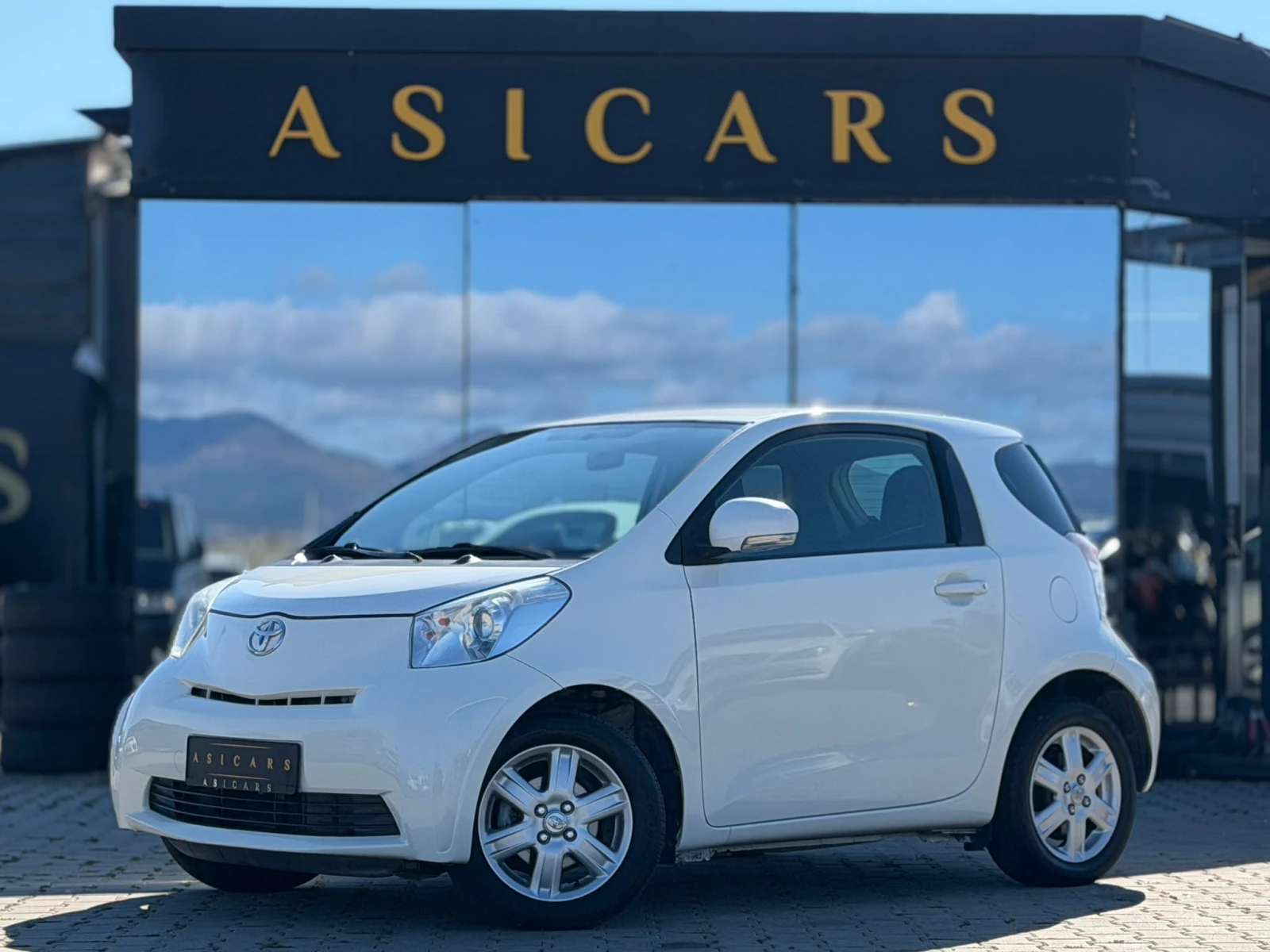 Toyota IQ / 1.0I / AUTOMAT /