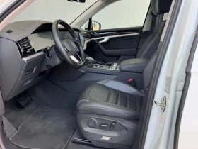 Обява за продажба на VW Touareg Elegance 3.0 V6 TDI SCR 4MOTION ~ 105 900 лв. - изображение 7