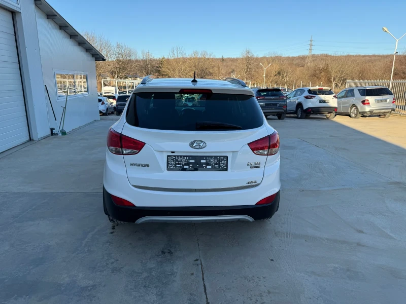 Hyundai IX35 2.0crdi * 4x4* Navi* PANORAMA* UNIKAT* , снимка 7 - Автомобили и джипове - 48411271