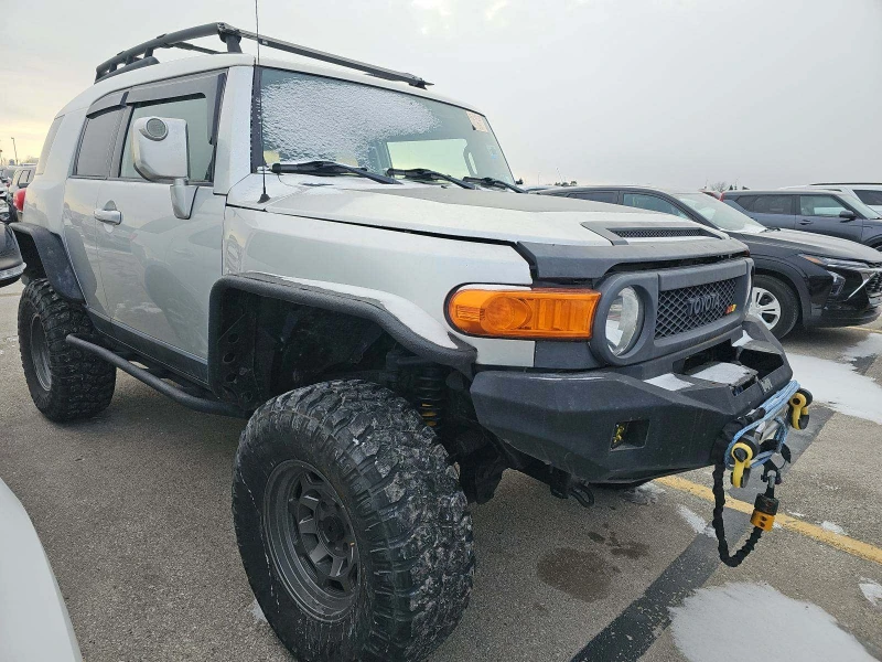 Toyota Fj cruiser, снимка 1 - Автомобили и джипове - 48804759