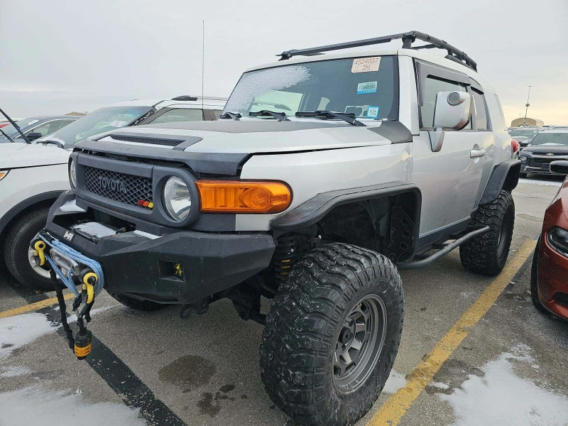 Toyota Fj cruiser, снимка 2 - Автомобили и джипове - 48804759