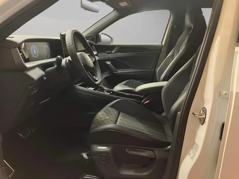 VW Tayron 2.0TDI/R-LINE/150HP/BACK-STYLE/ACC/NAVI/7S./860f, снимка 11 - Автомобили и джипове - 52170695