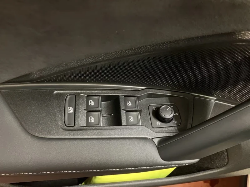 VW Tayron 2.0TDI/R-LINE/150HP/BACK-STYLE/ACC/NAVI/7S./860f, снимка 14 - Автомобили и джипове - 52170695