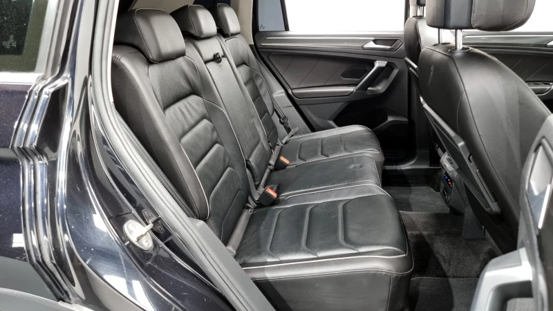 VW Tiguan 2.0TDI PRESTIGE , снимка 11 - Автомобили и джипове - 52534840