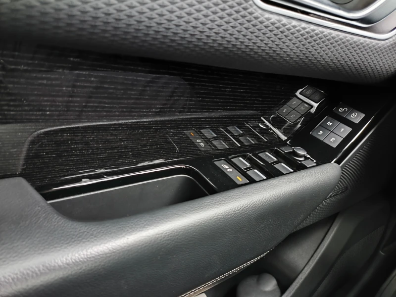 Land Rover Range Rover Velar 2.0d R dynamic, снимка 16 - Автомобили и джипове - 52553750
