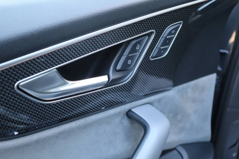 Audi SQ7 4.0TDI/Quattro/HuD/Камера 360/Карбон/Пано/6+ 1/Bos, снимка 13 - Автомобили и джипове - 52833854