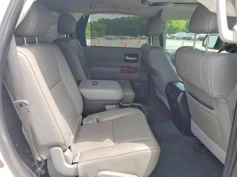 Toyota Sequoia PLATINUM * CARFAX * CARFAX * , снимка 10 - Автомобили и джипове - 55123198