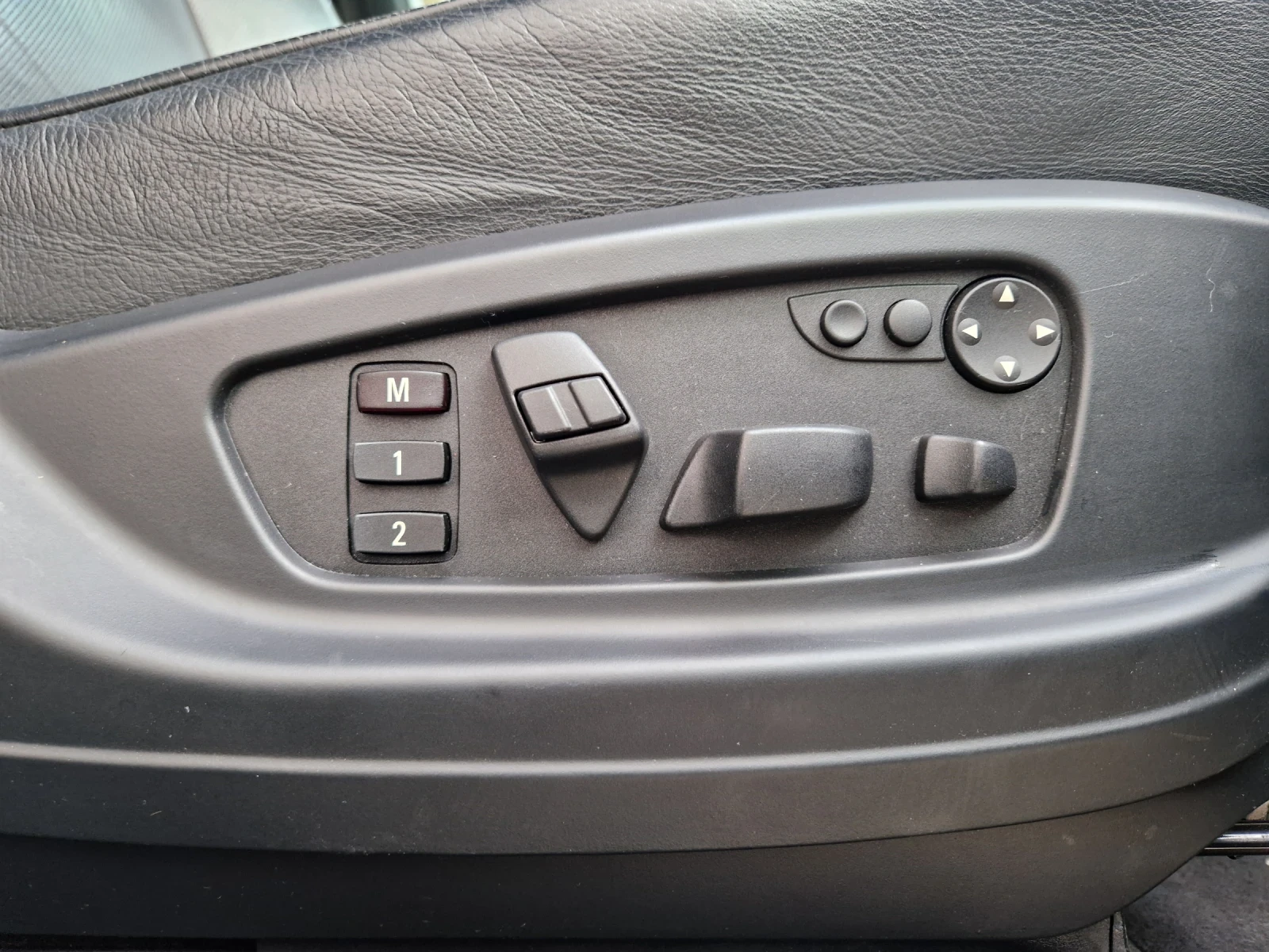 BMW X5 3.0d Full панорама, масаж, печка - изображение 8