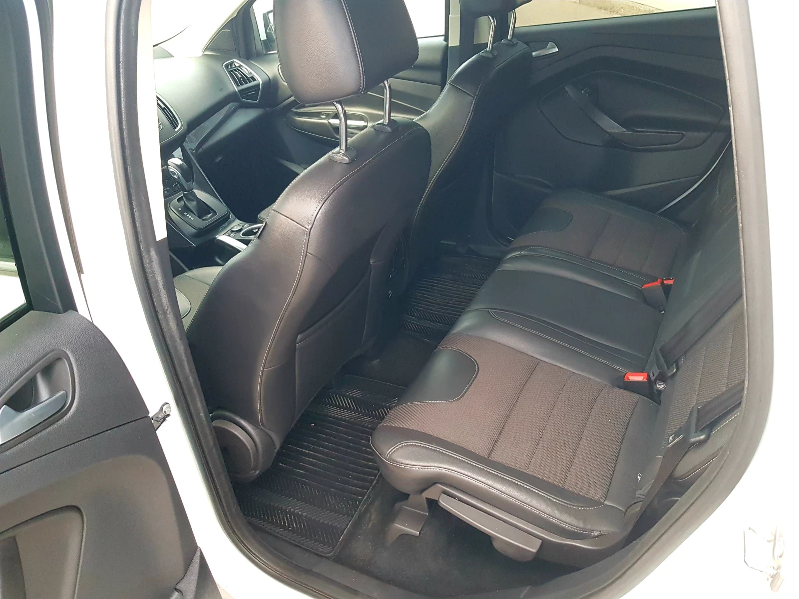 Ford Kuga  - изображение 7