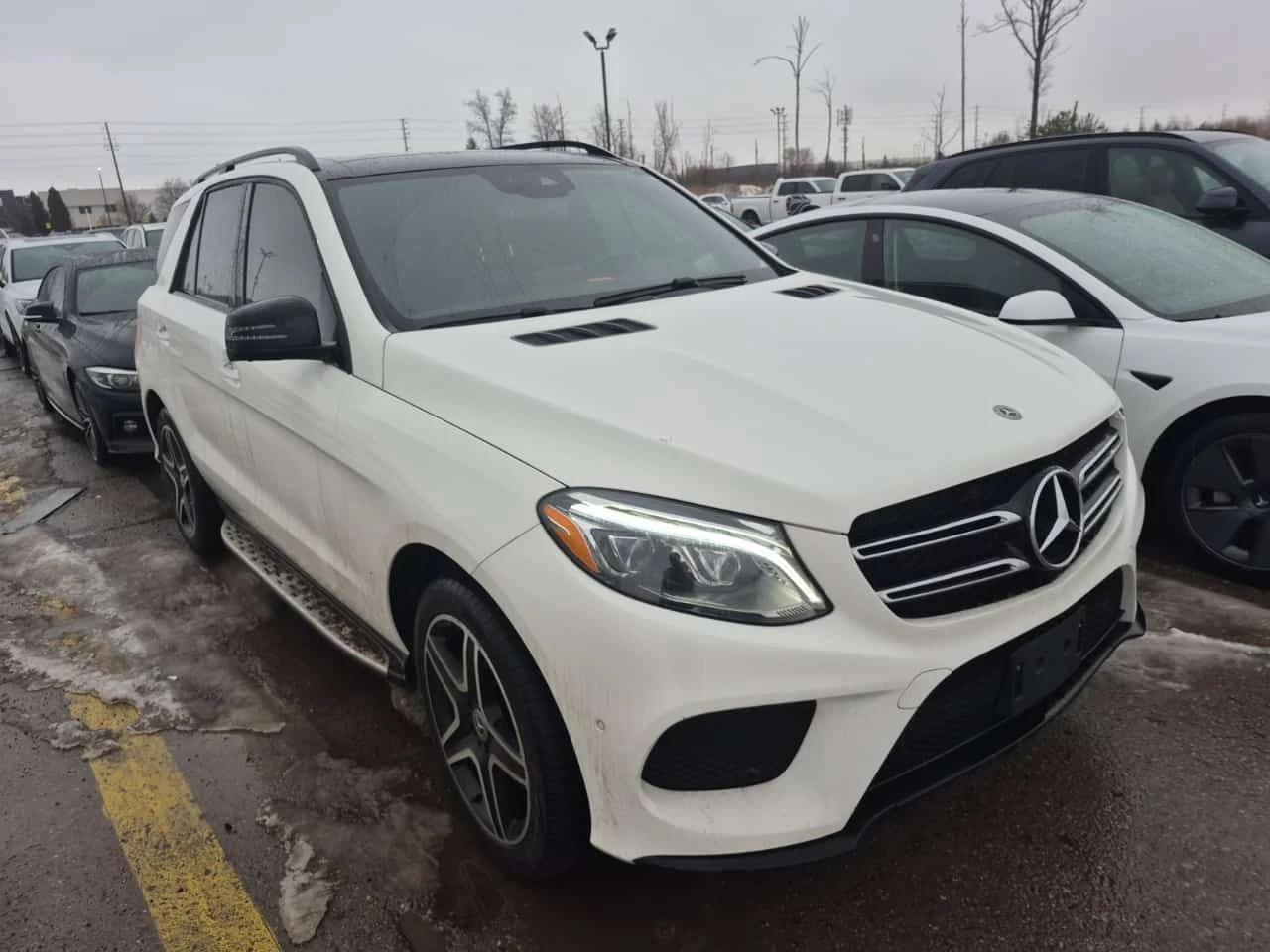 Mercedes-Benz GLE 400 АМГ Пакет/ CARFAX /Панорама/Подгрев/Памет/ Нави/ - изображение 2