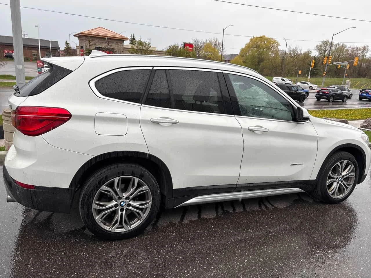 BMW X1 xDrive28i  CARFAX, снимка 3 - Автомобили и джипове - 54451726