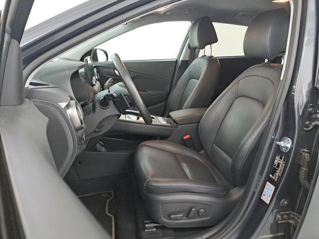 Hyundai Kona 64 kWh, снимка 6 - Автомобили и джипове - 55458144