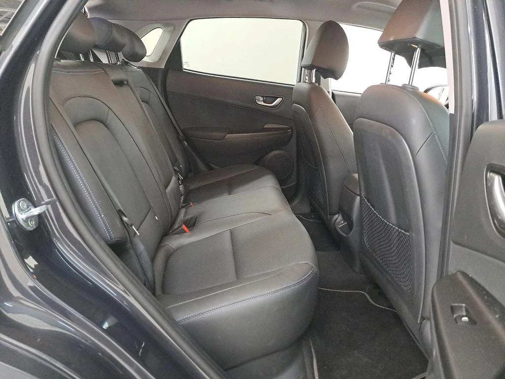 Hyundai Kona 64 kWh, снимка 7 - Автомобили и джипове - 55458144