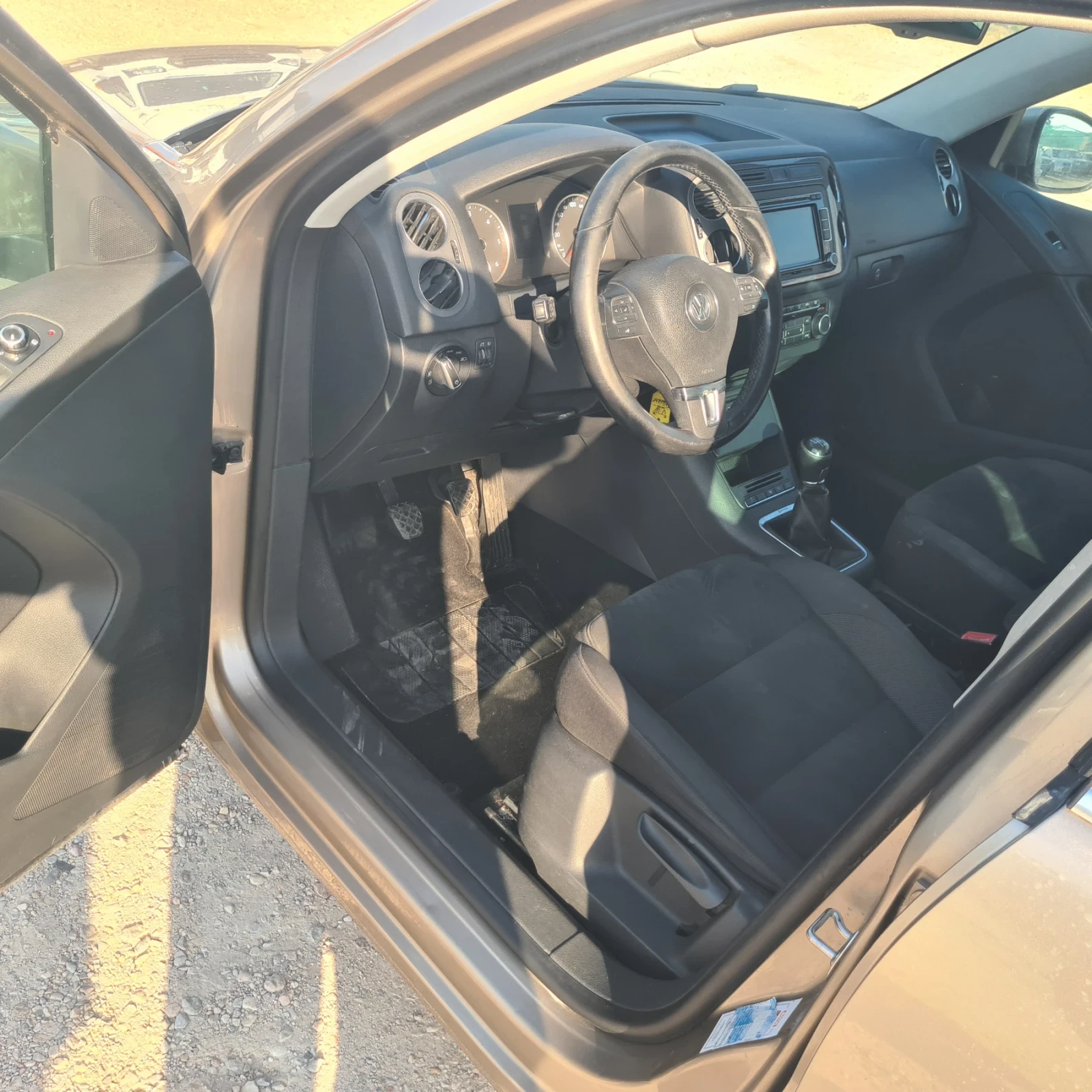 VW Tiguan 2.0 tdi-4 motion, снимка 9 - Автомобили и джипове - 55647013
