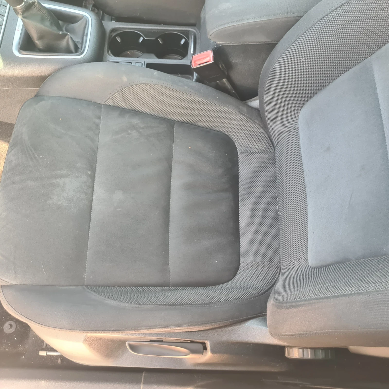 VW Tiguan 2.0 tdi-4 motion, снимка 10 - Автомобили и джипове - 55647013