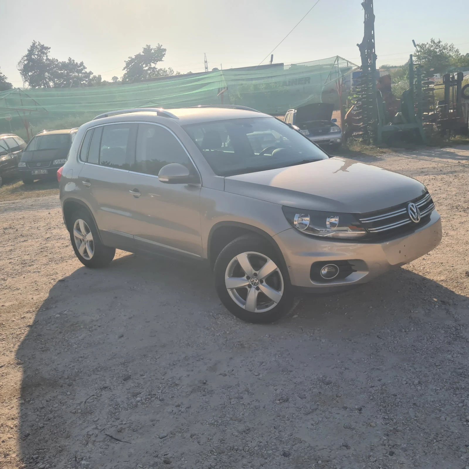 VW Tiguan 2.0 tdi-4 motion, снимка 3 - Автомобили и джипове - 55647013