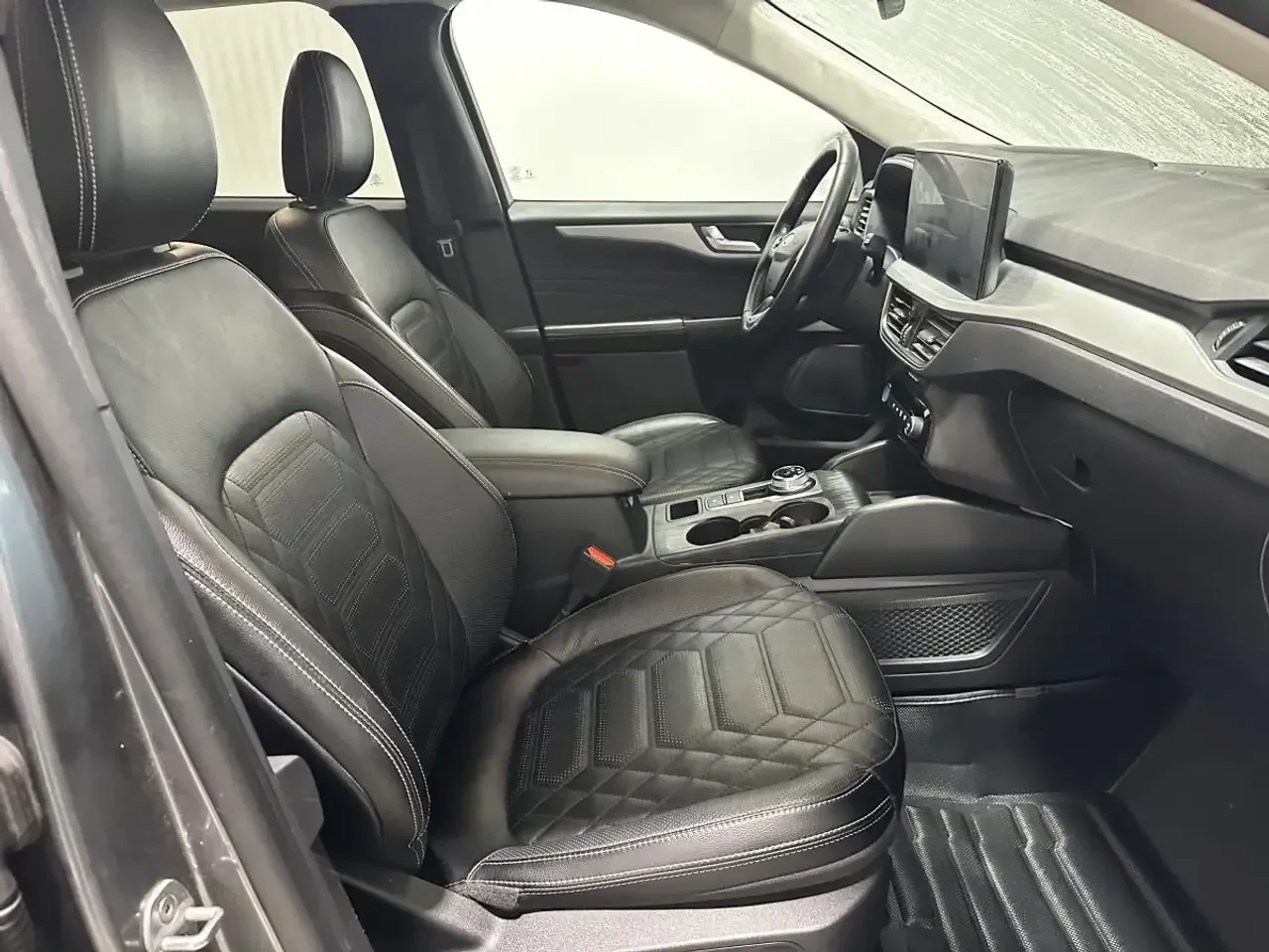Ford Escape KUGA/Plug-in PHEV/2.5/КОЖА/, снимка 11 - Автомобили и джипове - 56289476