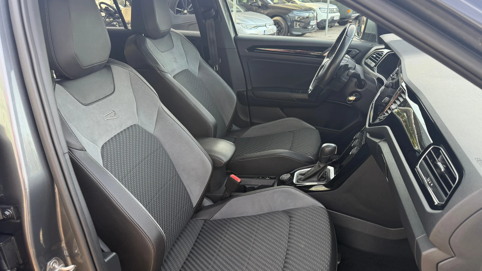 VW T-Roc 2.0 R-Line 300 | Mobile.bg � ����������� 12