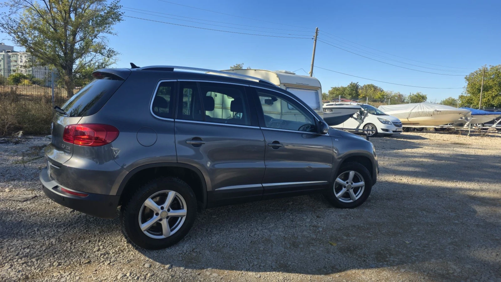 VW Tiguan R-LINE  4MOTION DSG, снимка 4 - Автомобили и джипове - 56636518