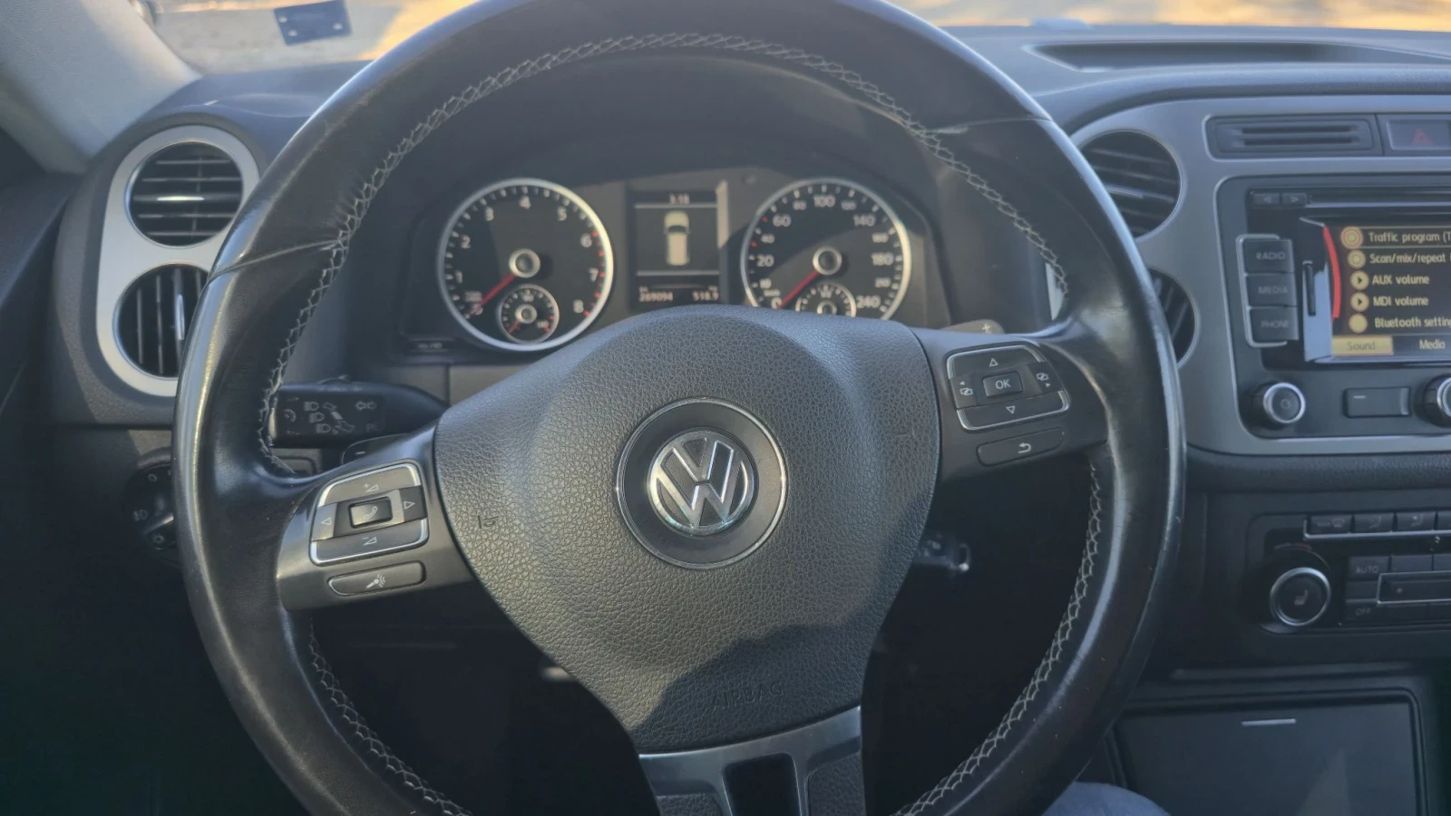 VW Tiguan R-LINE  4MOTION DSG, снимка 10 - Автомобили и джипове - 56636518