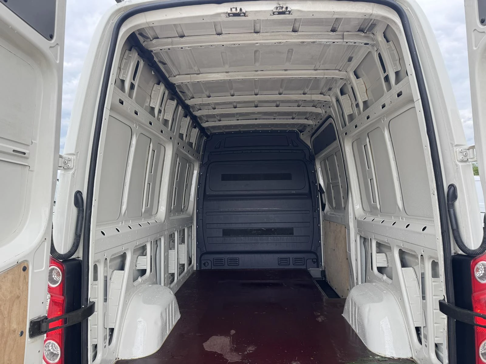 VW Crafter 2.5TDI KLIMATRONIK, снимка 15 - Бусове и автобуси - 54380237
