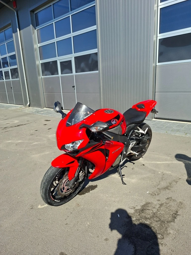 Honda Cbr SC59* 1000RR* Fireblade, снимка 2 - Мотоциклети и мототехника - 54458095