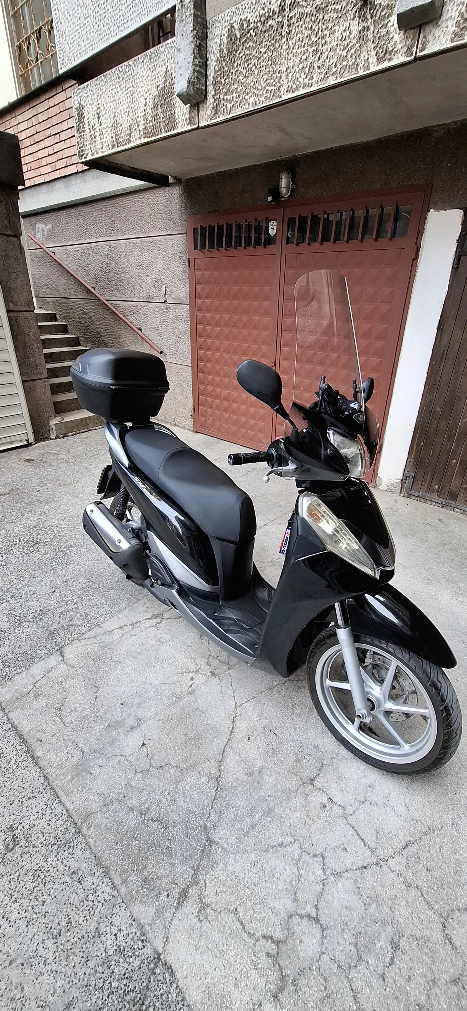 Honda Sh, снимка 2 - Мотоциклети и мототехника - 54188446