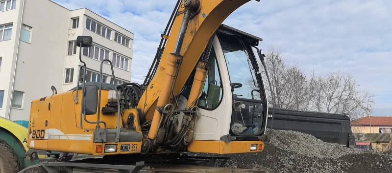 Багер Liebherr А900С, снимка 10 - Индустриална техника - 47374562