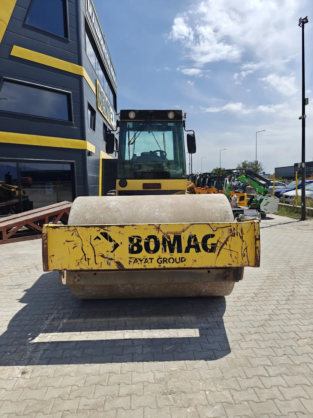 Валяк BOMAG BW 216 DH - изображение 2