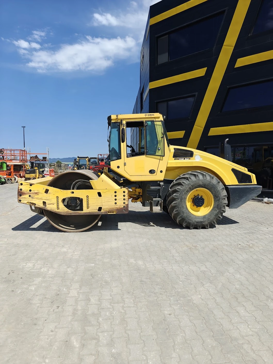 Валяк BOMAG BW 216 DH - изображение 4