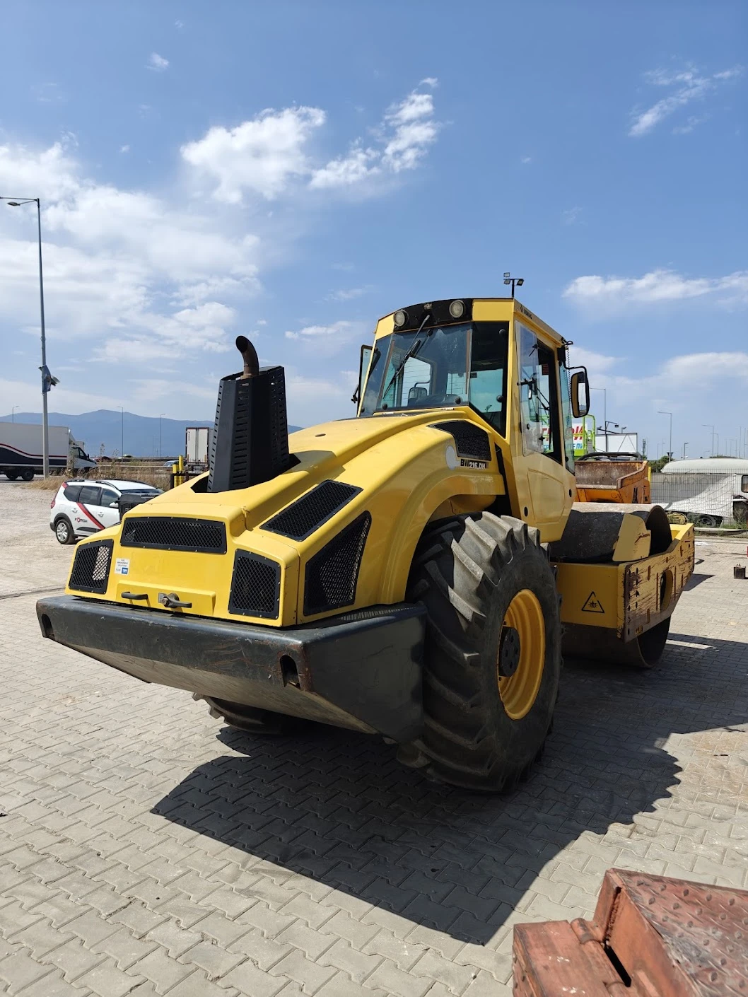 Валяк BOMAG BW 216 DH - изображение 7