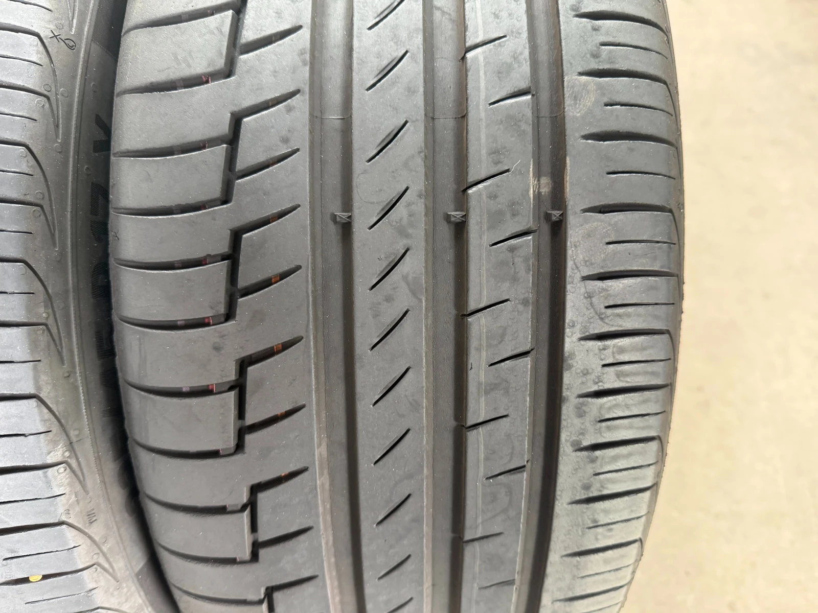 Гуми Летни 235/45R17, снимка 3 - Гуми и джанти - 54608329