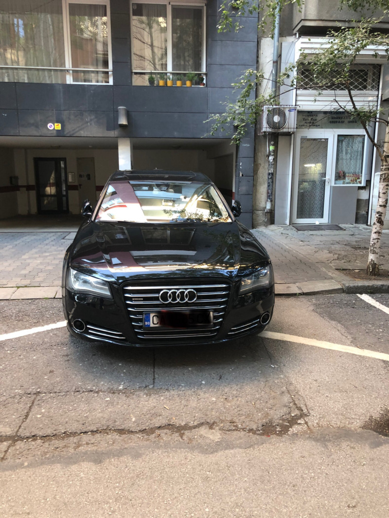 Audi A8 Long Executive 3-TV 220V, снимка 1 - Автомобили и джипове - 46206017