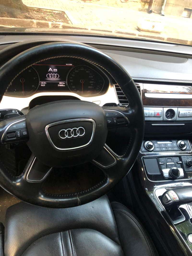Audi A8 Long Executive 3-TV 220V, снимка 10 - Автомобили и джипове - 46206017