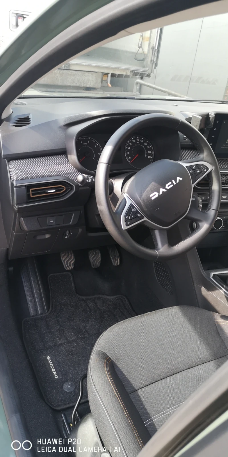 Dacia Sandero, снимка 11 - Автомобили и джипове - 47307666