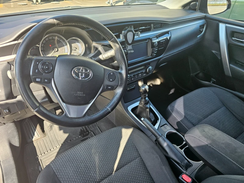 Toyota Corolla, снимка 11 - Автомобили и джипове - 47878583