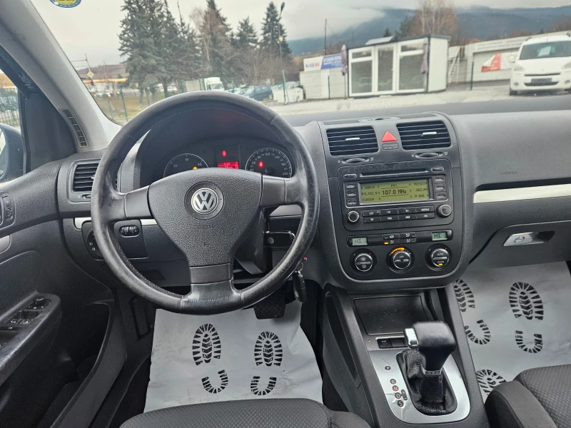 VW Golf 2.0TDI AVTOMAT, снимка 10 - Автомобили и джипове - 48211591