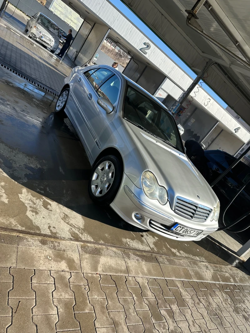 Mercedes-Benz C 220, снимка 4 - Автомобили и джипове - 49066656