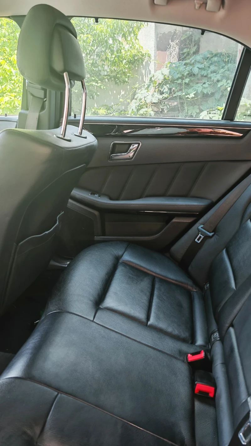 Mercedes-Benz E 350 Авангард, снимка 4 - Автомобили и джипове - 52498416