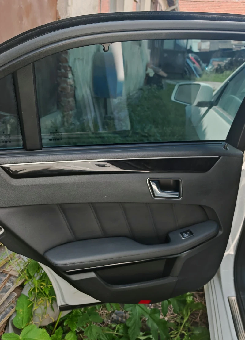 Mercedes-Benz E 350 Авангард, снимка 9 - Автомобили и джипове - 52498416