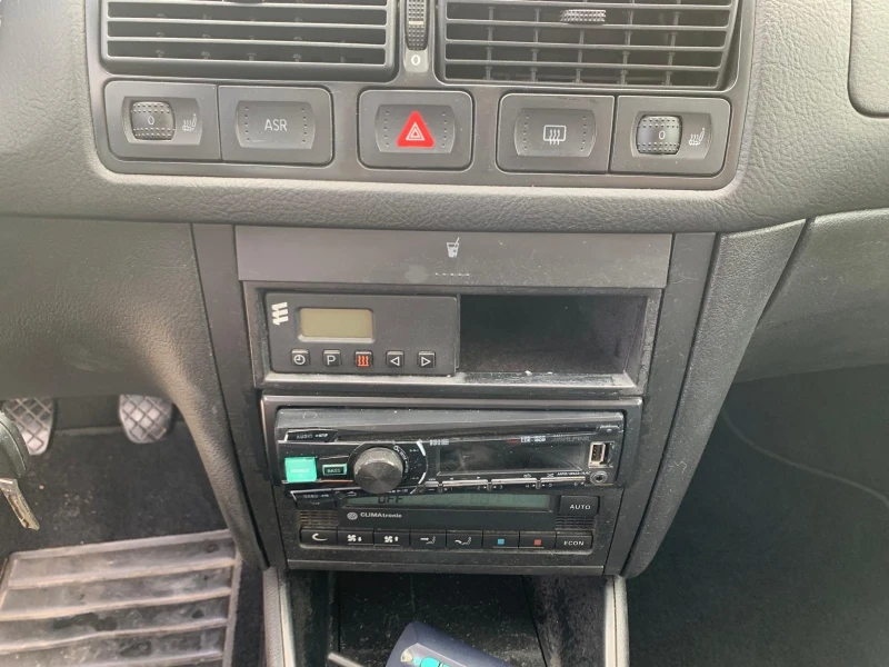 VW Golf 1.9 TDI 85 kW Кожа Климатроник Печка, снимка 14 - Автомобили и джипове - 51945684