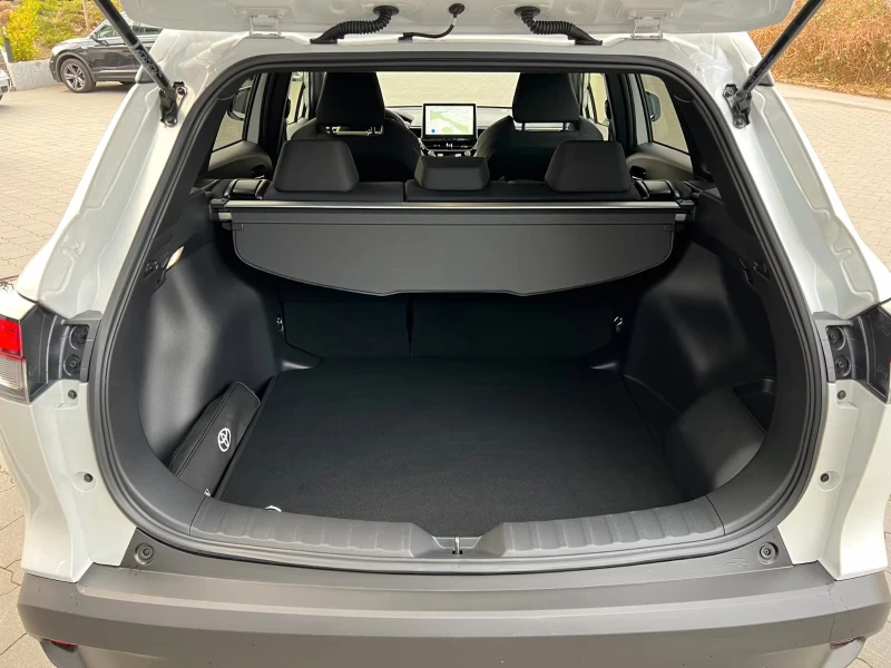 Toyota Corolla Cross 1.8/STYLE/140HP/ACC/CARPLAY/AMBI/KLESS/LED/853f, снимка 8 - Автомобили и джипове - 52165168