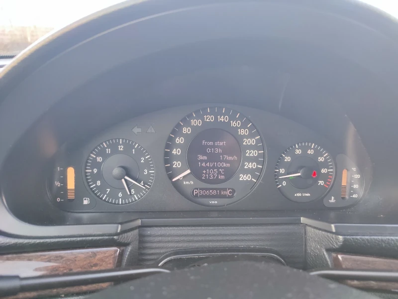 Mercedes-Benz E 280, снимка 9 - Автомобили и джипове - 52526955