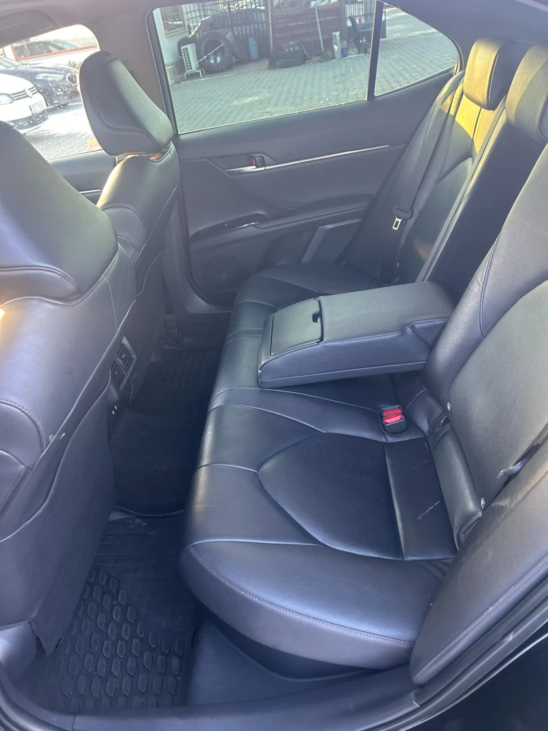 Toyota Camry 2.5HYBRID AVTOMAT/NAVI/KOJA/KAMERA EURO 6, снимка 9 - Автомобили и джипове - 53077500